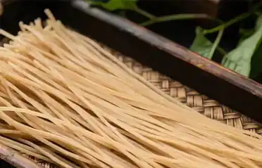 Bagaimanakah Pemproses Bihun Ubi Manis Boleh Mengurangkan Kos dan Meningkatkan Kecekapan? Industri Kentang Qinhuangdao Tongyou Menyelesaikan Cabaran Penggunaan Tenaga dengan Penyimpanan Tenaga Terma